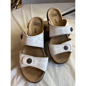Womens Clarks‎ White Leather Adjustable Soft Cushion Sandals- Size 7
